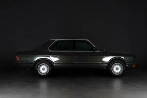 Image 1/43 de BMW 528i (1986)