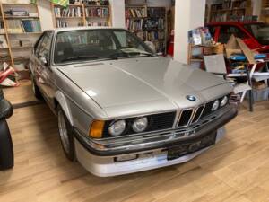 Bild 1/22 von BMW M 635 CSi (1987)