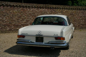 Image 45/50 of Mercedes-Benz 280 SE 3,5 (1970)