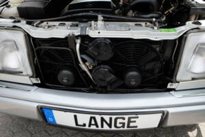 Image 50/69 of Mercedes-Benz E 320 (1994)