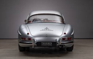 Image 23/47 of Mercedes-Benz 300 SL Roadster (1963)