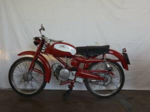 Image 2/44 of Moto Guzzi Cardellino 75 (1957)