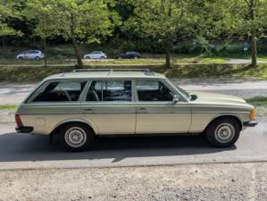 Bild 6/35 von Mercedes-Benz 300 TD Turbodiesel (1985)