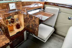 Image 44/50 of Rolls-Royce Phantom V James Young (1964)
