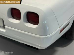 Image 14/30 of Chevrolet Corvette Convertible (1995)