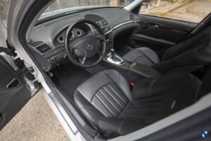 Image 10/72 of Mercedes-Benz E 55 AMG (2002)