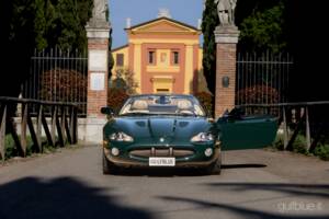 Image 4/70 of Jaguar XKR (2004)