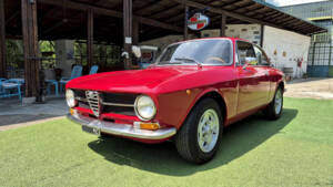 Bild 4/50 von Alfa Romeo Giulia 1300 GT Junior (1971)