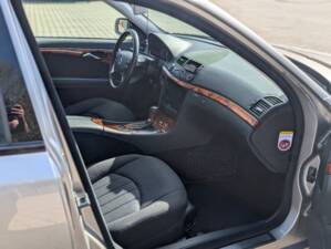 Bild 9/14 von Mercedes-Benz E 220 CDI (2006)