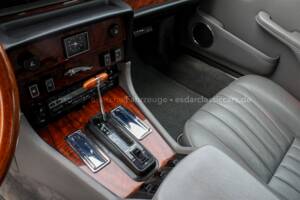 Immagine 23/46 di Jaguar XJ 12 (1986)