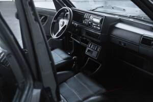 Image 22/39 of Volkswagen Golf Mk II GTi 16V 1.8 (1991)
