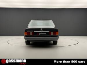 Bild 7/15 von Mercedes-Benz 560 SEL (1990)