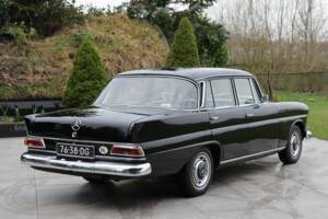 Afbeelding 9/50 van Mercedes-Benz 230 S (1967)