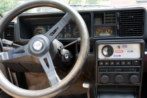 Image 31/47 of Lancia Delta HF Integrale (1988)