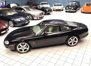 Bild 4/65 von Jaguar XKR (1998)