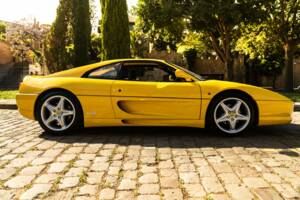 Immagine 5/33 di Ferrari F 355 Berlinetta (1995)