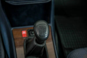 Image 28/50 de Mercedes-Benz 190 D (1985)