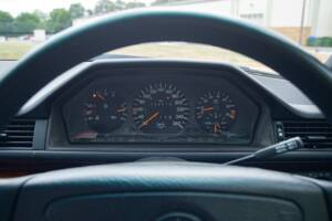 Bild 18/28 von Mercedes-Benz E 320 T (1993)