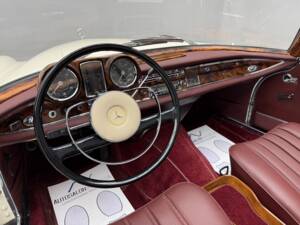 Afbeelding 32/36 van Mercedes-Benz 250 SE (1966)