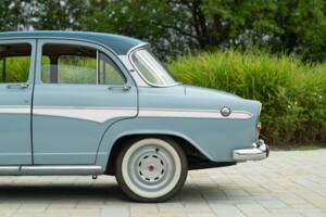 Image 30/50 of SIMCA Aronde P 60 Monthléry Spéciale (1960)