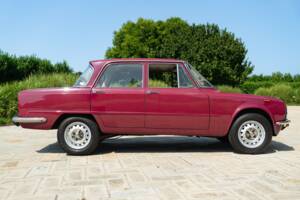 Immagine 5/50 di Alfa Romeo Giulia Nuova Super 1300 (1974)