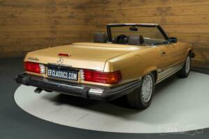 Image 9/19 of Mercedes-Benz 560 SL (1988)