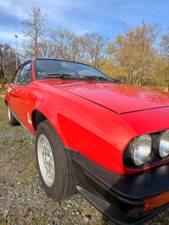 Bild 3/12 von Alfa Romeo GTV 2.0 (1983)