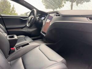 Bild 13/18 von Tesla Model S 100D (2018)