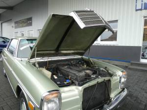 Image 15/28 de Mercedes-Benz 280 CE (1973)