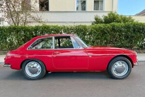 Bild 21/21 von MG MGC GT (1968)