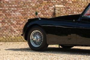 Immagine 46/50 di Jaguar XK 120 DHC (1953)
