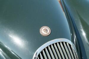 Image 30/50 of Jaguar XK 120 DHC (1954)