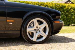 Image 30/43 of Jaguar XJR (2003)