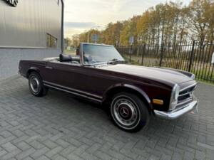 Image 11/36 de Mercedes-Benz 280 SL (1969)