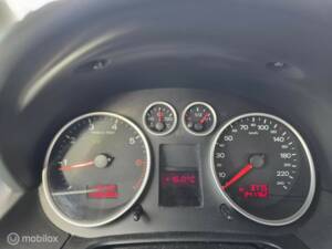 Bild 13/25 von Audi A2 1.4 (2004)