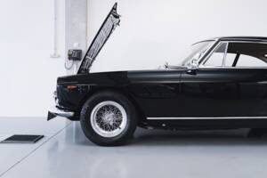 Image 4/100 of Ferrari 330 GT 2+2 (1965)
