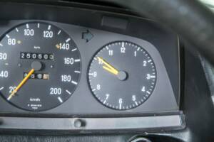 Image 17/50 of Mercedes-Benz 230 TE (1984)