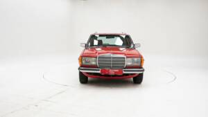 Image 5/15 of Mercedes-Benz 300 TD (1980)