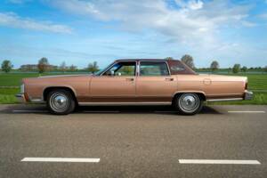 Image 8/8 of Lincoln Continental Town Car (1979)