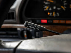 Bild 13/35 von Mercedes-Benz 560 SEC (1987)