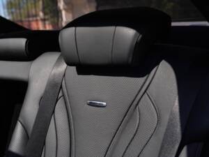 Bild 42/50 von Mercedes-Benz S 63 AMG (2015)