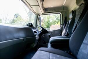 Image 18/31 of Mercedes-Benz Atego 1325 (2009)
