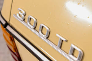 Image 27/33 de Mercedes-Benz 300 TD (1979)