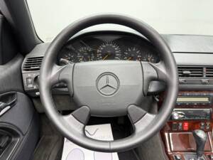 Bild 23/27 von Mercedes-Benz SL 320 (1997)