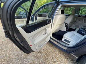 Image 17/50 de Bentley Continental Flying Spur (2010)
