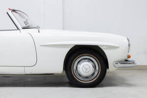 Afbeelding 23/31 van Mercedes-Benz 190 SL (1961)