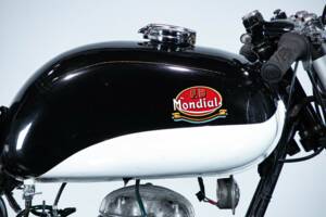 Image 39/50 of Mondial 125 (1961)