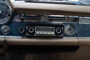 Immagine 64/93 di Mercedes-Benz 230 SL (1965)