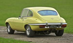 Image 10/50 de Jaguar E-Type (2+2) (1969)