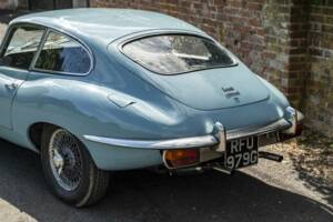 Image 11/50 de Jaguar E-Type (1968)